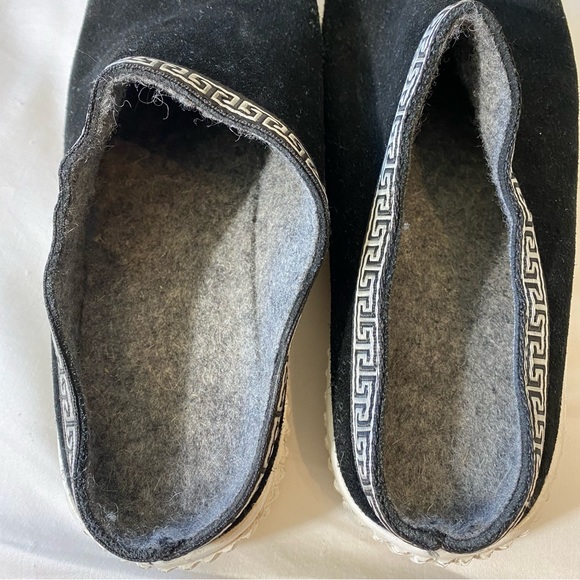 Religious Comfort Shoes Black Slip on Clog Mules Size 10 Easy Everyday Slides - Picture 7 of 8